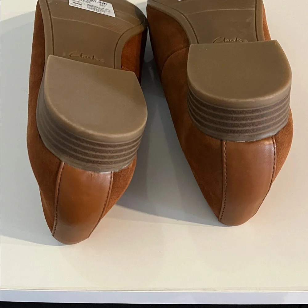 Clarks Women’s Brown‎ Suede and Leather Loafers Size 8
